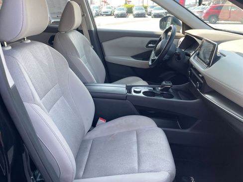 Used 2025 Nissan Rogue SV AWD/4WD image 32