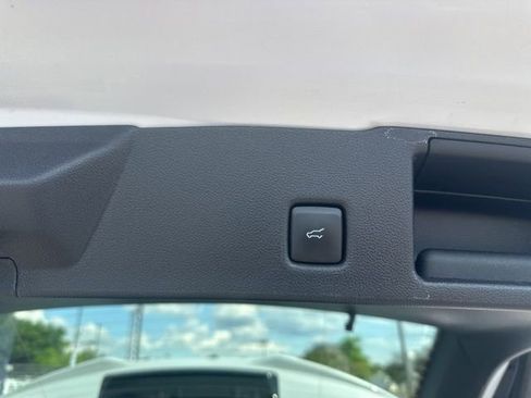 Used 2025 Ford Escape ST-Line Select AWD/4WD image 29