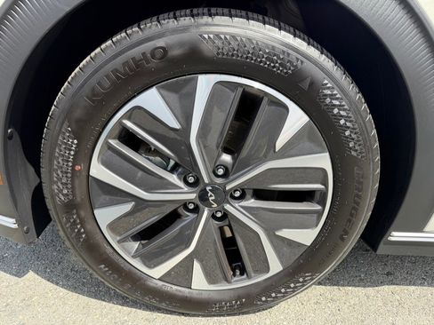 Used 2024 Kia EV6 Light AWD/4WD image 56