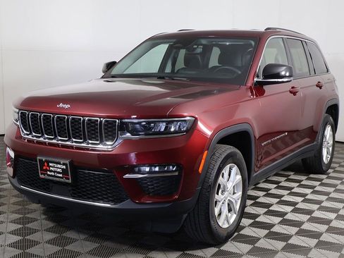 Used 2023 Jeep Grand Cherokee Limited image 9