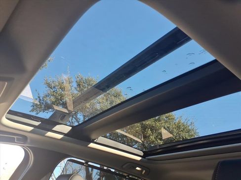 Used 2025 MAZDA CX-70 Plug-In Hybrid w/ Premium Pkg image 8