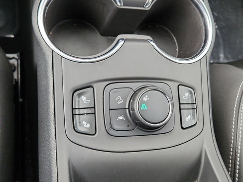 Used 2022 GMC Terrain SLT w/ Elevation Edition FWD image 14