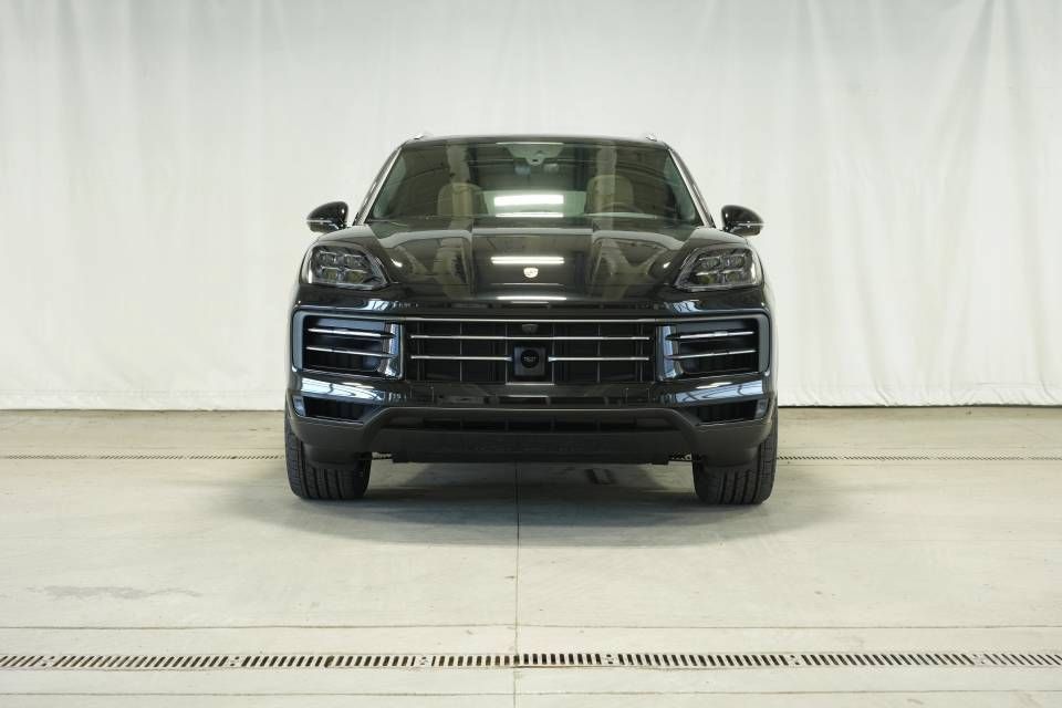 Certified 2026 Porsche Cayenne AWD/4WD image 10