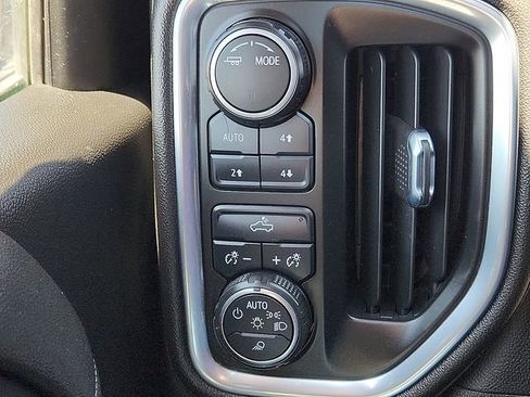 Certified 2022 Chevrolet Silverado 1500 LT w/ Z71 Off-Road Package AWD/4WD image 22