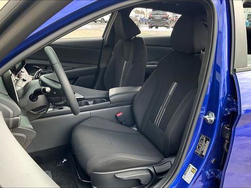 New 2025 Hyundai Elantra SEL image 9