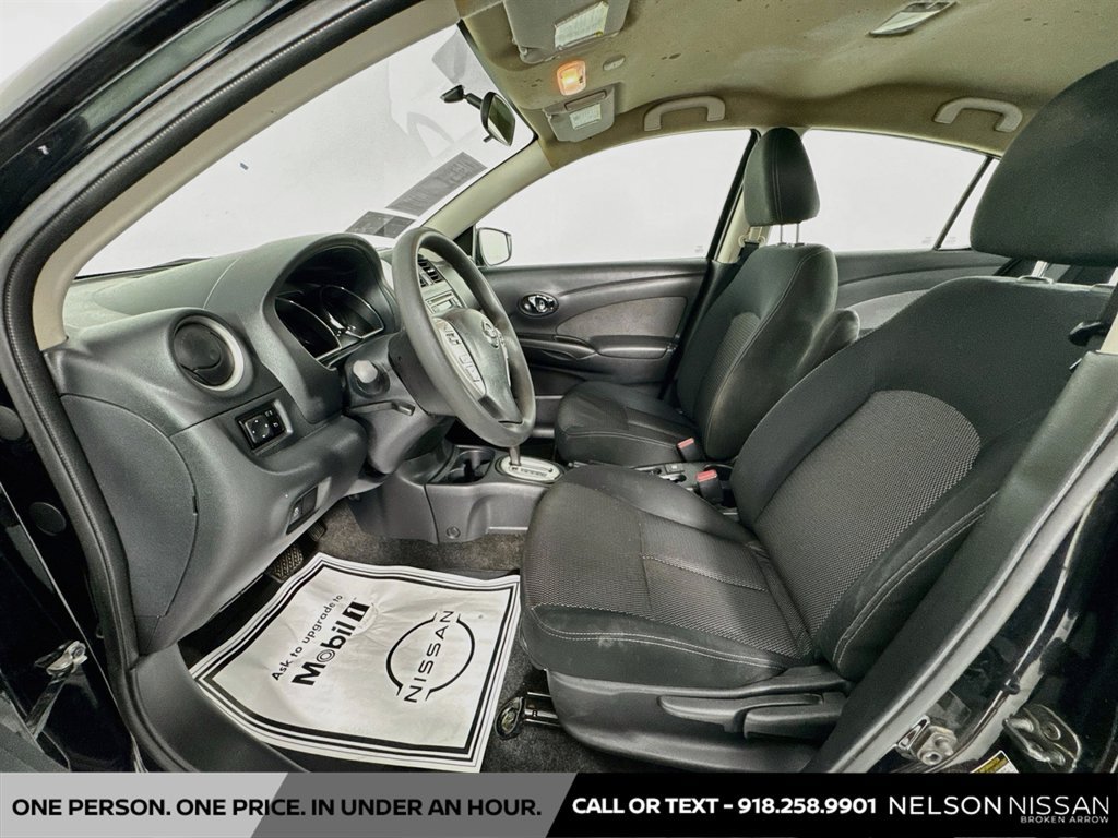 Used 2016 Nissan Versa SV FWD image 18