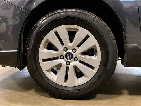 Used 2019 Subaru Outback 2.5i Premium AWD/4WD image 9
