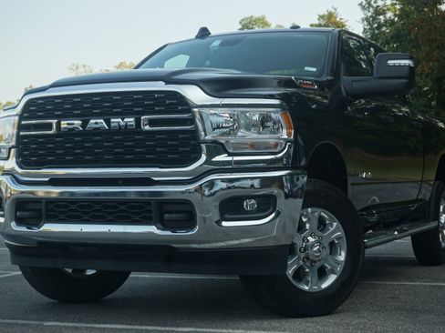 Used 2024 RAM 2500 Big Horn w/ Bed Utility Group image 4