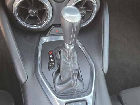 Used 2020 Chevrolet Camaro LT RWD image 11