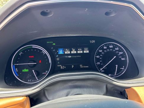 Used 2020 Toyota Avalon Limited FWD image 40