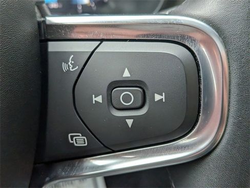 Certified 2023 Volvo XC40 B5 Plus w/ Protection Package Premier image 21