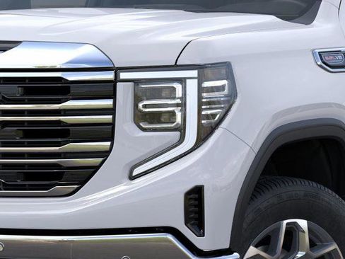 New 2026 GMC Sierra 1500 SLT image 10