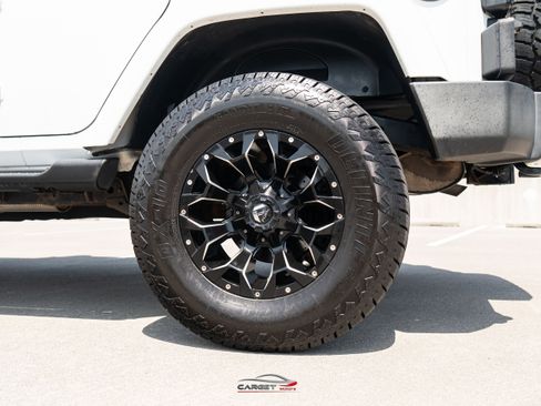 Used 2014 Jeep Wrangler Unlimited Sahara AWD/4WD image 12