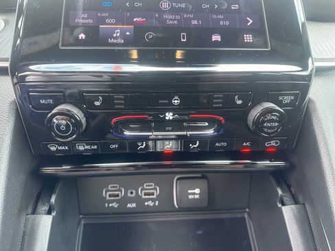 New 2025 Jeep Grand Cherokee L Laredo image 27