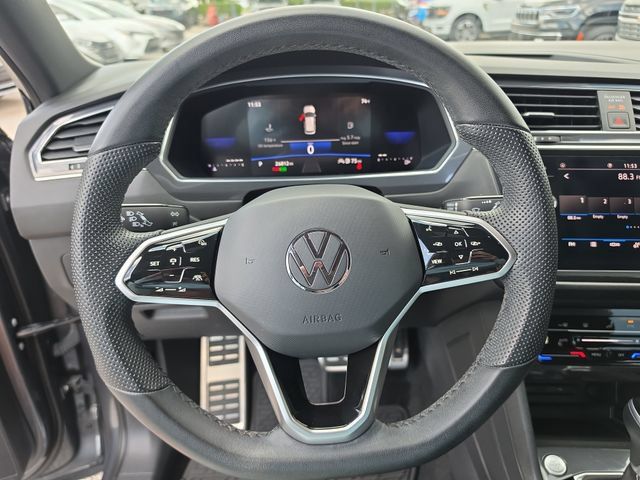 Used 2024 Volkswagen Tiguan SE R-Line FWD image 30