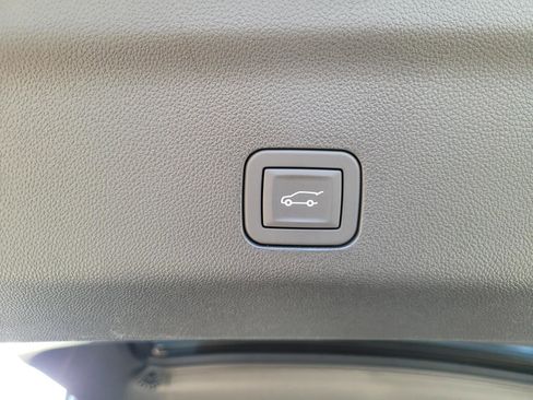 New 2026 Chevrolet Suburban Premier w/ Sun And Tow Package image 9