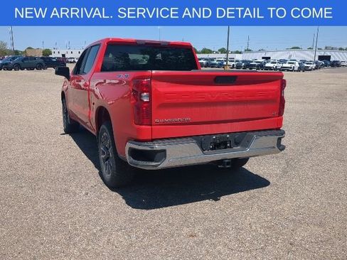 Used 2024 Chevrolet Silverado 1500 LT AWD/4WD image 7