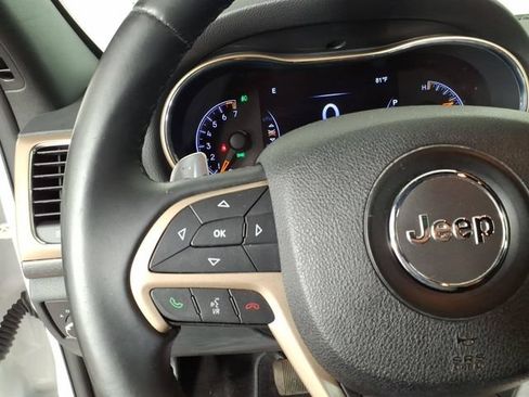 Used 2016 Jeep Grand Cherokee Laredo AWD/4WD image 16