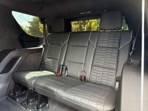 Used 2023 Cadillac Escalade Sport Platinum w/ LPO, ONYX Package AWD/4WD image 10