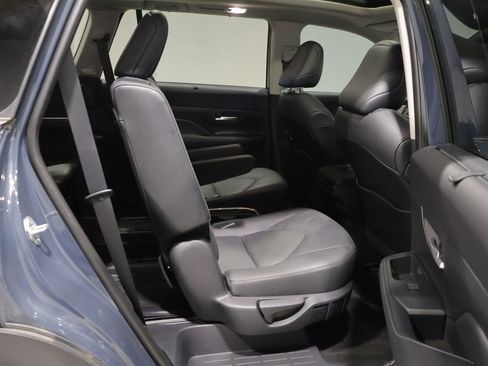 Used 2024 Toyota Grand Highlander AWD image 23