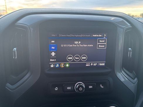 Used 2023 Chevrolet Silverado 1500 Custom image 8