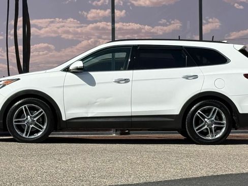Used 2018 Hyundai Santa Fe AWD w/ Cargo Package image 5