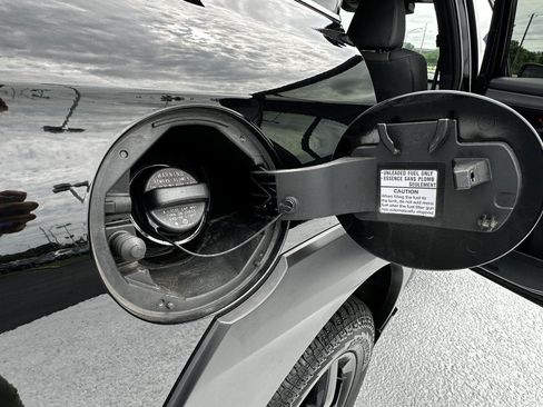 Used 2025 Subaru Outback Wilderness AWD/4WD image 18