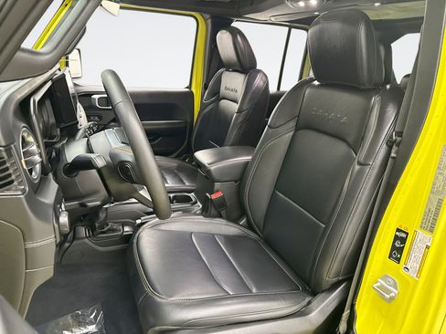 Used 2024 Jeep Wrangler Unlimited Sahara w/ Technology Group image 11