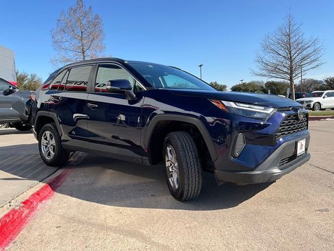 Used 2025 Toyota RAV4 XLE image 5