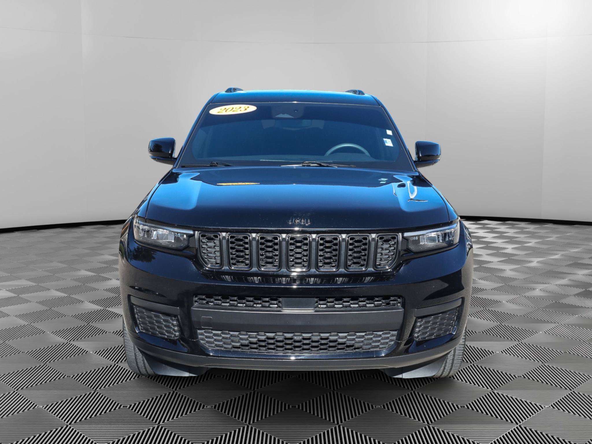 Used 2023 Jeep Grand Cherokee L Laredo AWD/4WD image 10