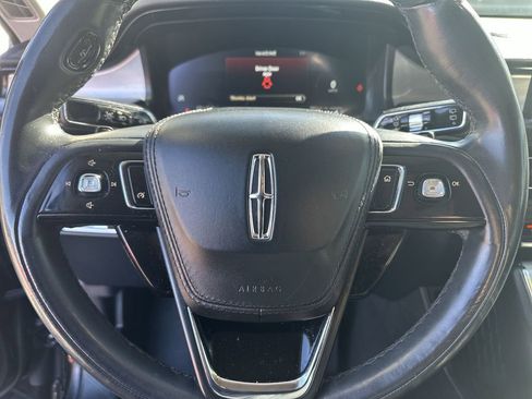Used 2021 Lincoln Aviator 2WD w/ Class IV Trailer Tow Package image 21