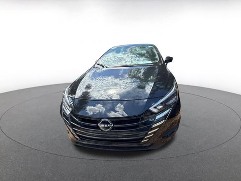 Used 2025 Nissan Versa SV FWD image 3