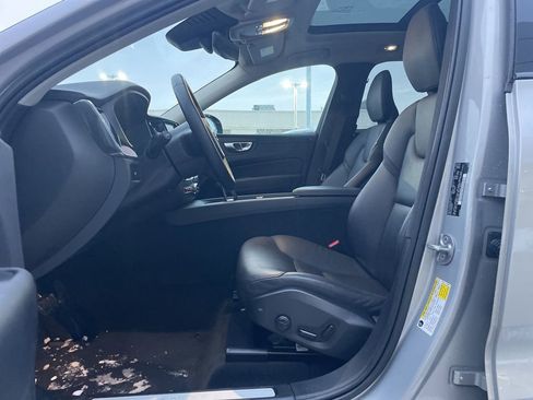 Certified 2023 Volvo XC60 B5 Plus w/ Climate Package image 20