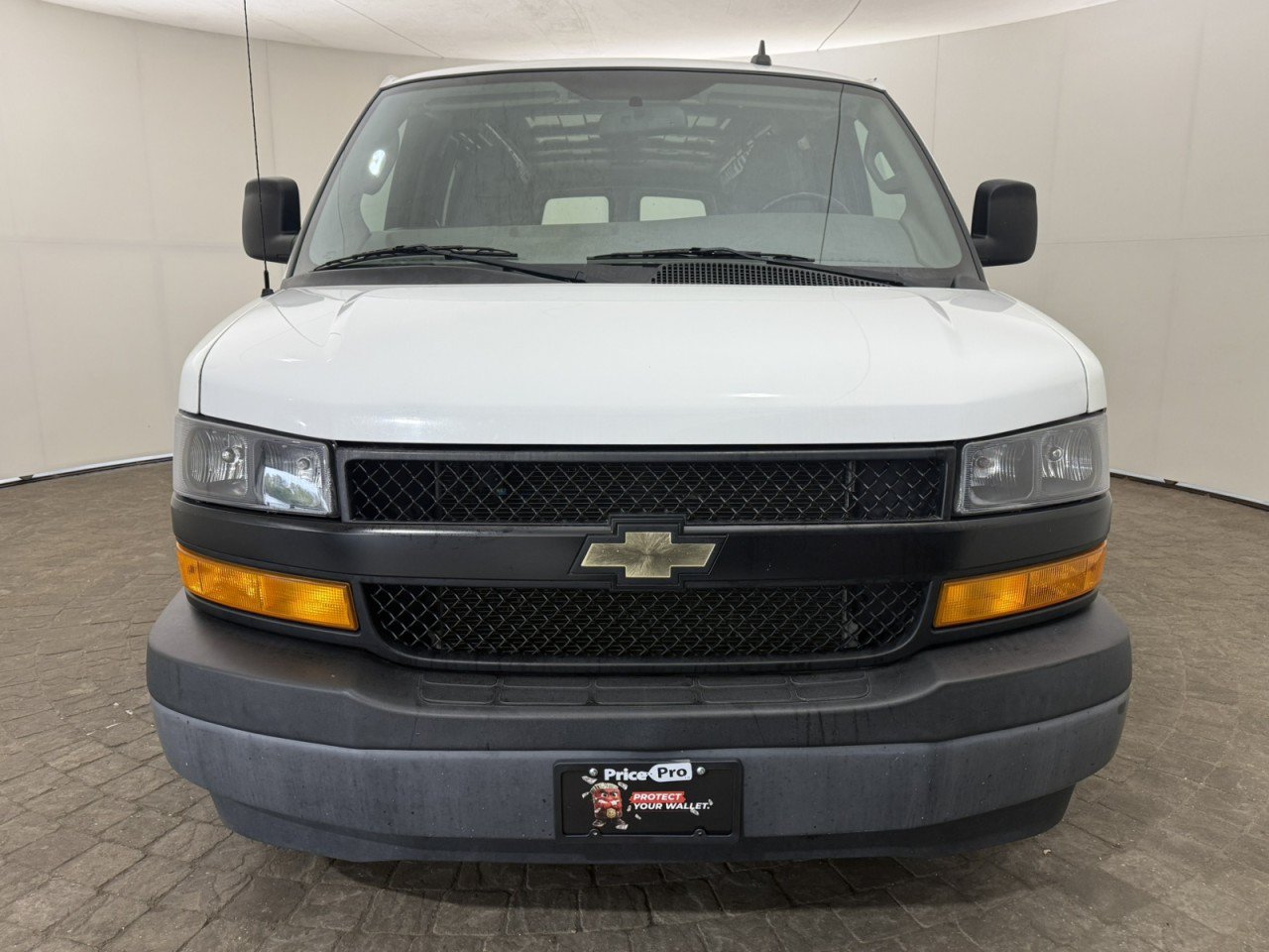 Used 2022 Chevrolet Express 2500 Extended w/ Driver Convenience Package RWD image 2