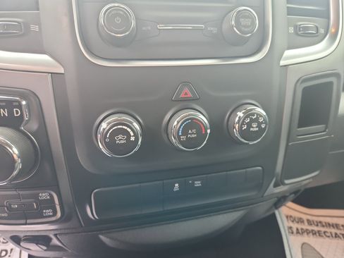 Used 2021 RAM 1500 Classic SLT image 19