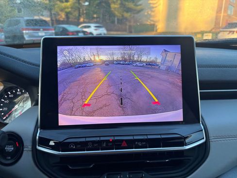 Used 2025 Jeep Compass Limited image 22