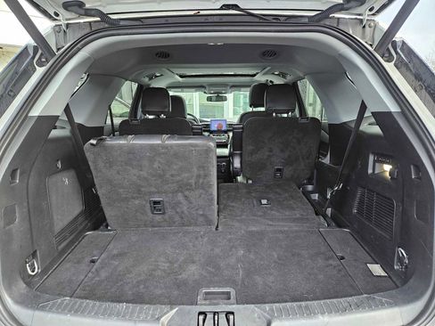 Used 2023 Ford Explorer Limited image 17