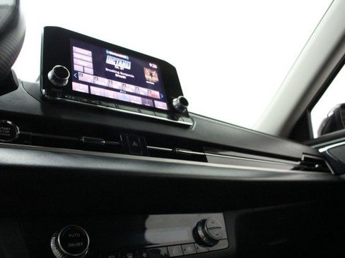 Used 2022 Mitsubishi Outlander ES image 16