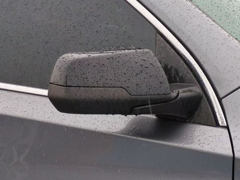 Used 2021 Chevrolet Traverse LS FWD image 12