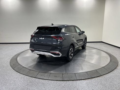Used 2023 Kia Sportage LX AWD/4WD image 7