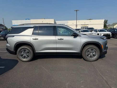 New 2026 Chevrolet Traverse LT w/ Driver Confidence Package FWD image 10