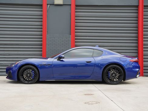Used 2024 Maserati GranTurismo Trofeo image 9