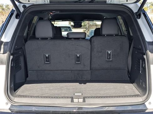 Used 2024 GMC Acadia Denali w/ Super Cruise Package image 14