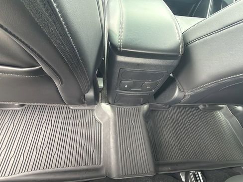 Used 2024 Ford Explorer XLT w/ Equipment Group 202A image 30