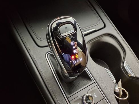 Certified 2024 Cadillac XT4 Luxury w/ Cold Weather Package image 21