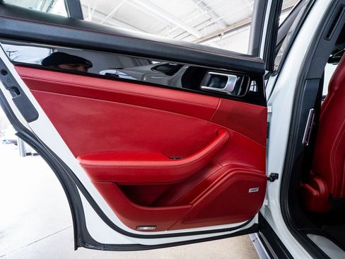 Used 2020 Porsche Panamera 4 image 54