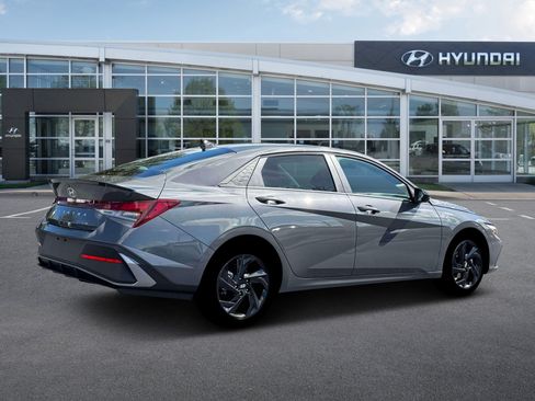 New 2026 Hyundai Elantra SEL Sport FWD image 8