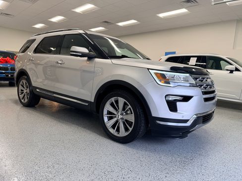 Used 2018 Ford Explorer Limited image 10