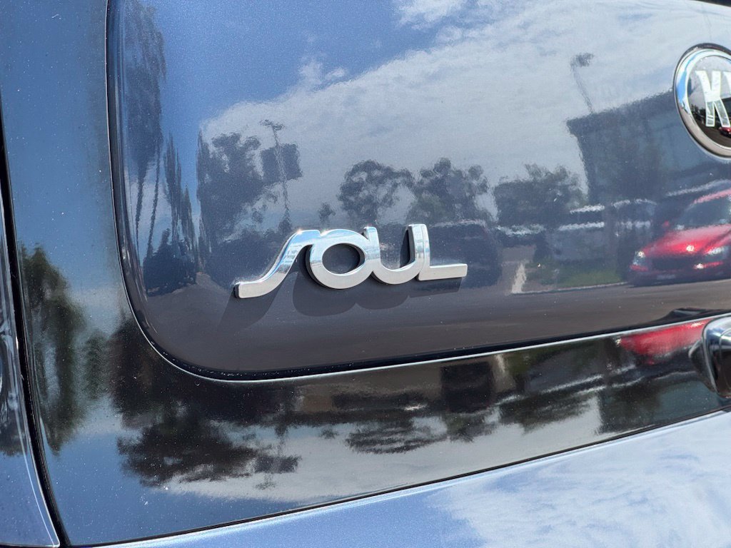 Used 2016 Kia Soul + FWD image 24