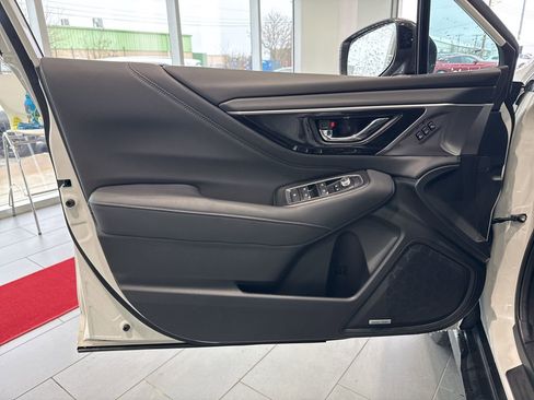 Used 2025 Subaru Outback Limited image 35